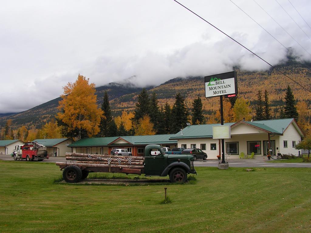Bell Mountain Motel Mcbride Eksteriør billede