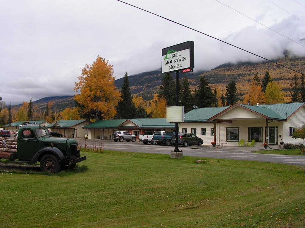 Bell Mountain Motel Mcbride Eksteriør billede