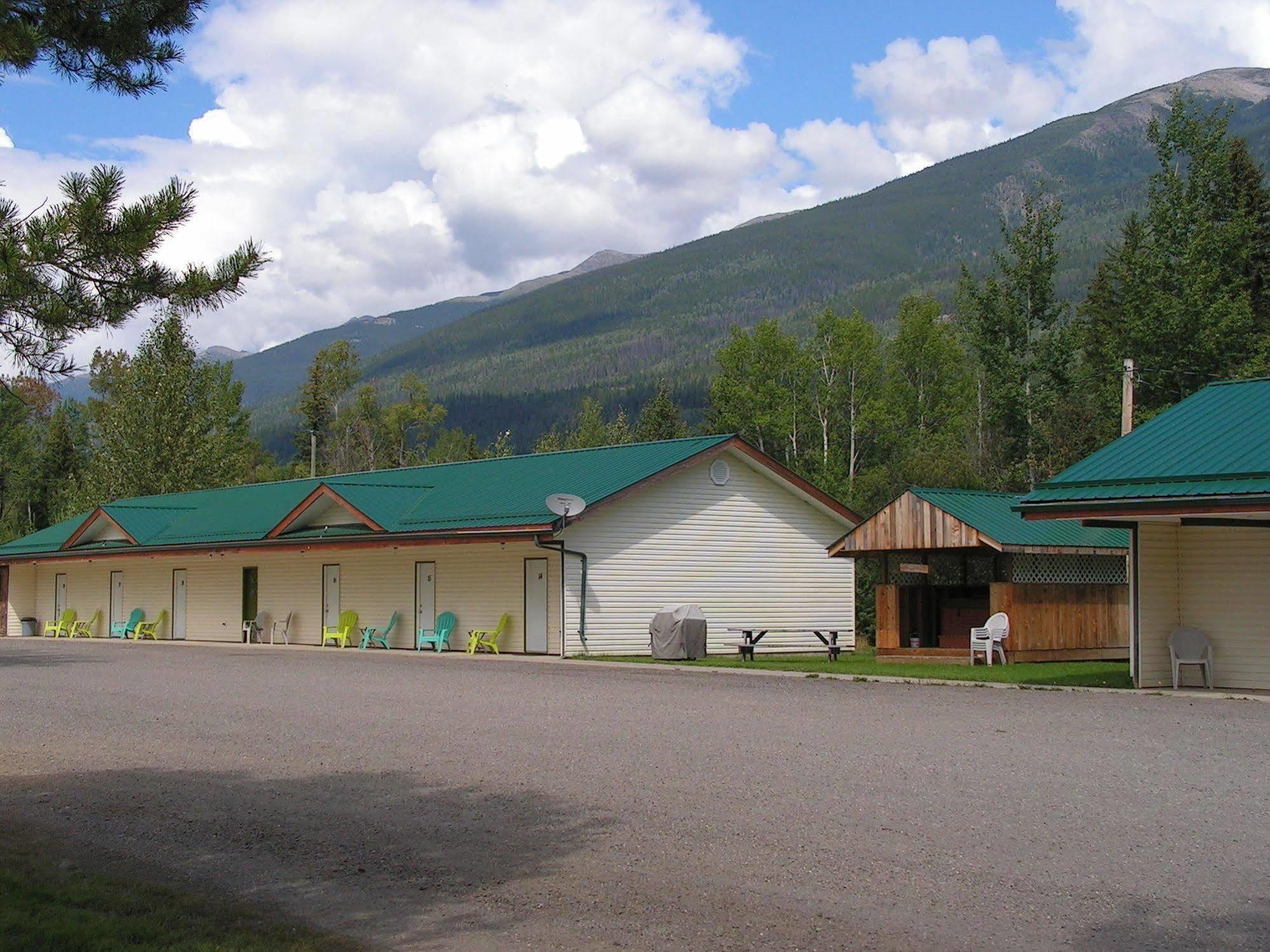 Bell Mountain Motel Mcbride Eksteriør billede